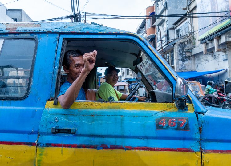 Verkeer Traffic Medan Sumatra | fotograaf Roelof Foppen